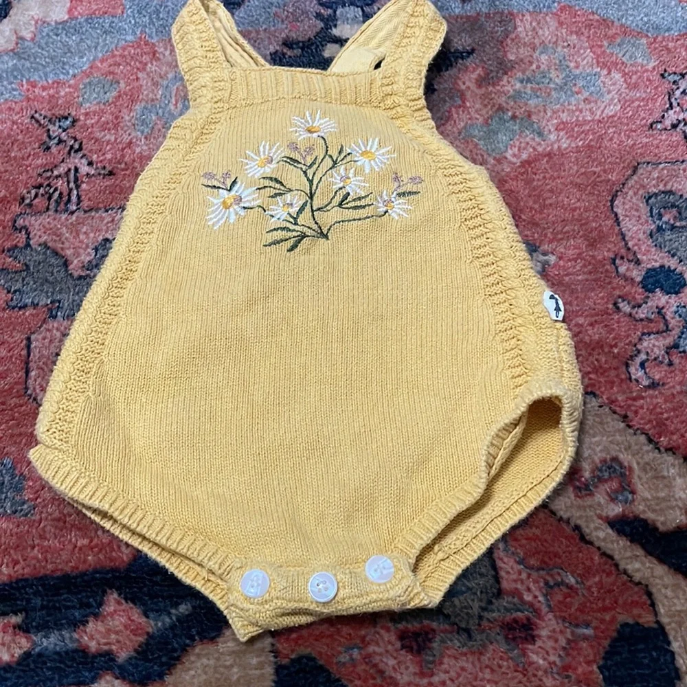 Lacey Lane Daisy Embroidered Knitted Yellow Romper 2T - Picture 7 of 10